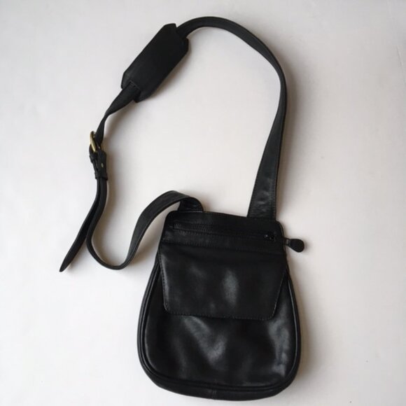 TravelSmith Black Leather Crossbody Bag - Picture 2 of 11